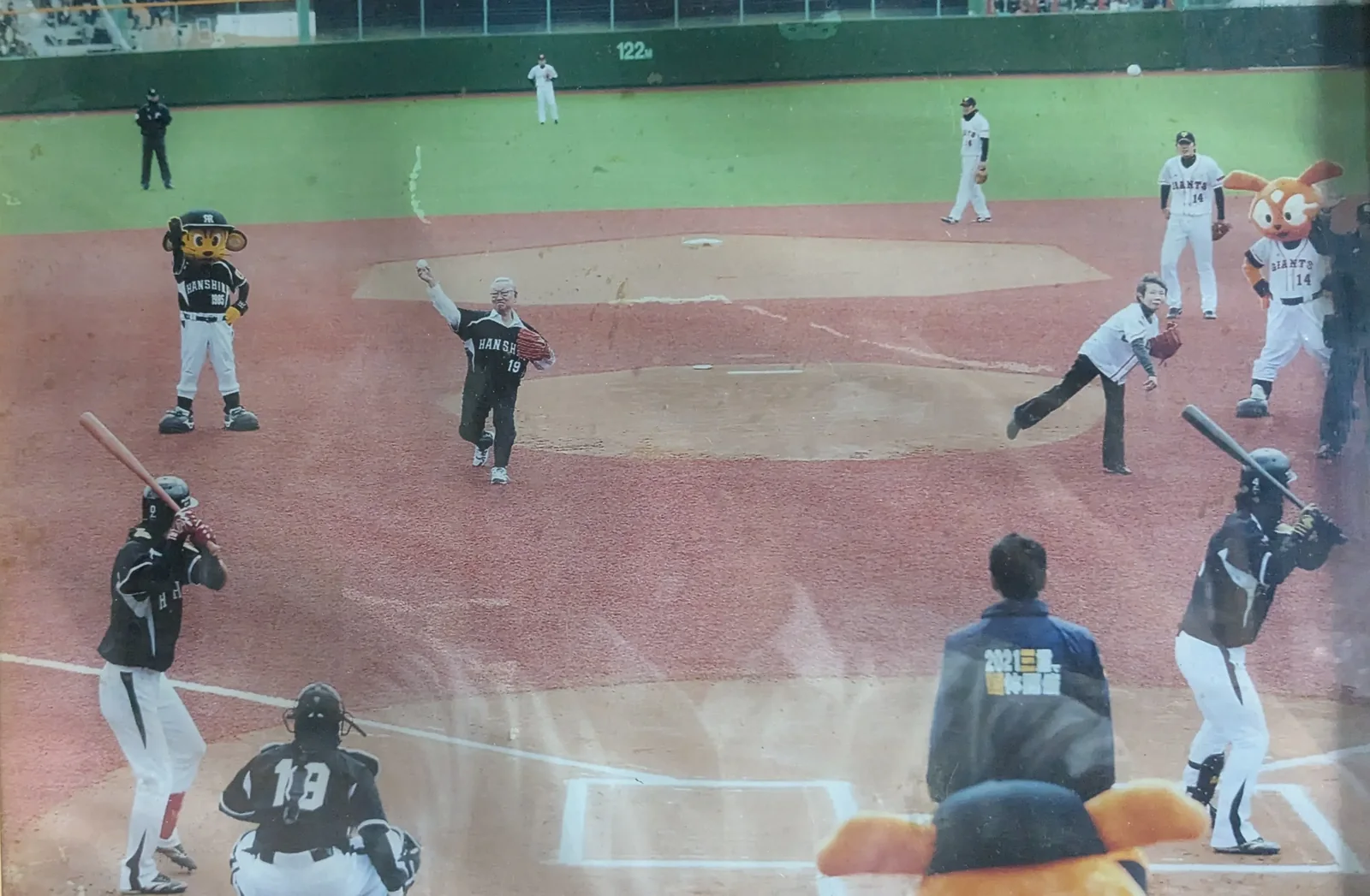 2014年、倉田山公園野球場での始球式
